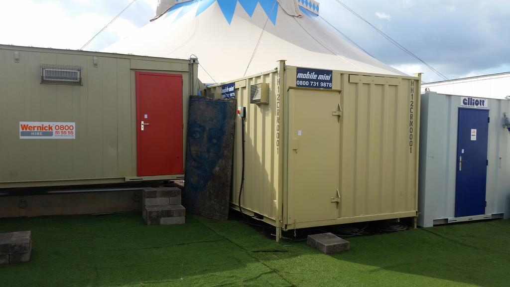 Containers Hostels Edinburgh Exterior photo